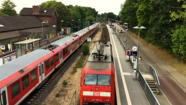 Blick Auf Den Horneburger Bahnhof Von Einer Brücke Mit Zwei — Stockvideo