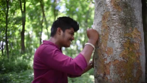 Uomo Ragazzo Indiano Dell Asia Meridionale Arrabbiato Sconvolto Sta Colpendo — Video Stock