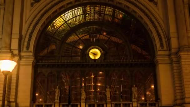 Hiperlapso Una Maravillosa Estación Tren Budapest Con Reloj Movimiento Centro — Vídeos de Stock