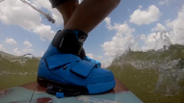 Cable Park Wakeboarding Start Imágenes Slomotion Gopro Agua Salpicadura Wakeboard — Vídeos de Stock