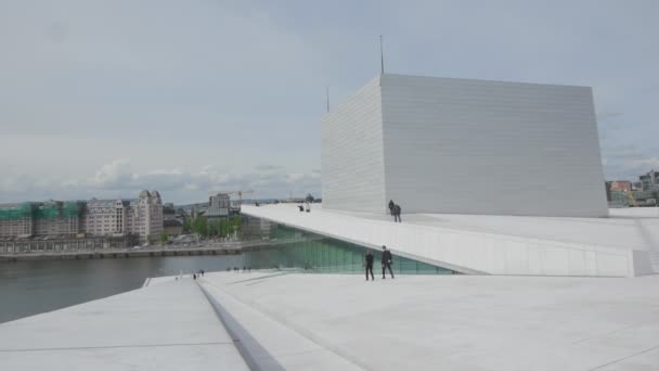 Zewnątrz Opery Oslo Piękna Nowoczesna Architektura Teatr Opera Narodowa Norwegii — Wideo stockowe