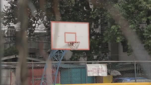 Cancha Baloncesto Lugar Urbano Metraje Diurno — Vídeo de stock
