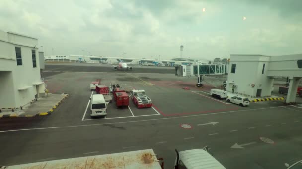 Kuala Lumpur Havaalanı Nda Uçuş Durağı — Stok video