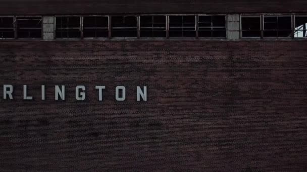 City Burlington Sign Abandoned Building Overlooking Skate Park Sunset — Stock Video