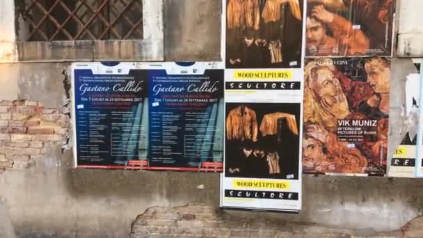 Carteles Espectáculos Venecia Italia — Vídeos de Stock