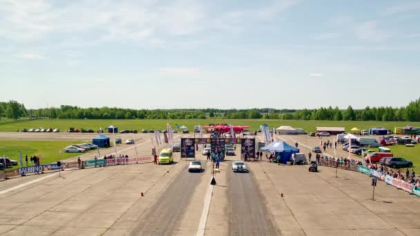 Colpo Aereo Due Auto Drag Racing — Video Stock