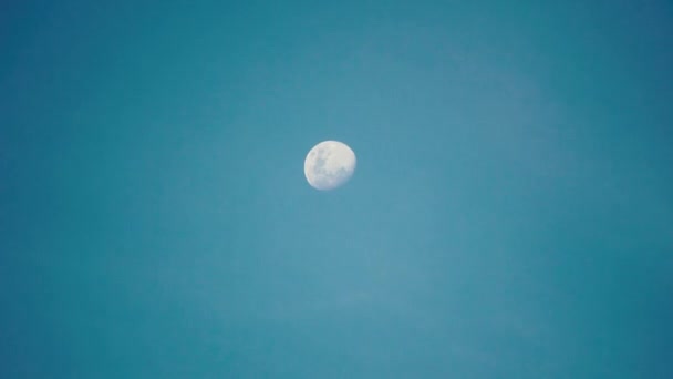 Mond Steigt Den Himmel — Stockvideo