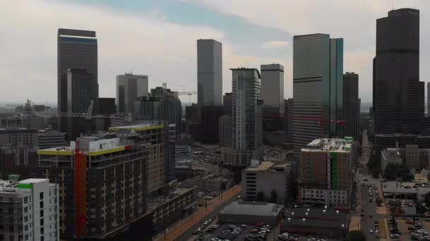Letecký Snímek Pánve Odhalit Panorama Denveru — Stock video