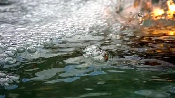 Primo Piano Scatto Estremo Rallentatore Acqua Che Bolle Balla Una — Video Stock