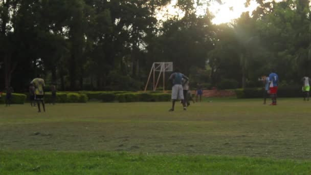 Fußball Spielen Uganda Afrika — Stockvideo