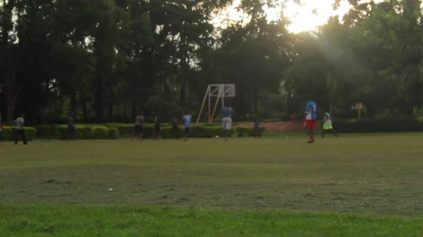 Hrát fotbal v Ugandě, Afrika