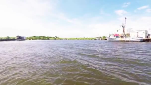Various Fishing Boats Industrial Fishing Buildings Shot Water — Stock Video