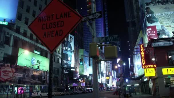 Timelapse Right Lane Closed Ahead Sign Manhattan New York — ストック動画