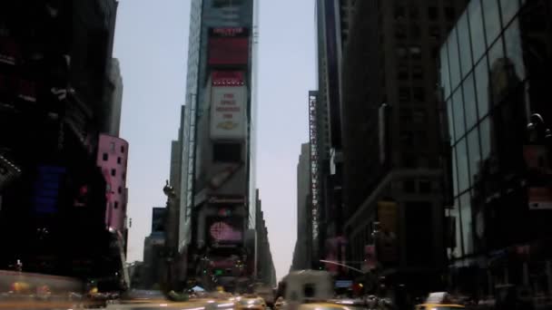 タイムズスクエア交通のタイムズタイプダウン マンハッタンニューヨーク — ストック動画