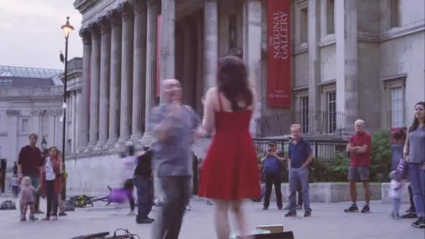 Singer Next National Gallery — Stock Video