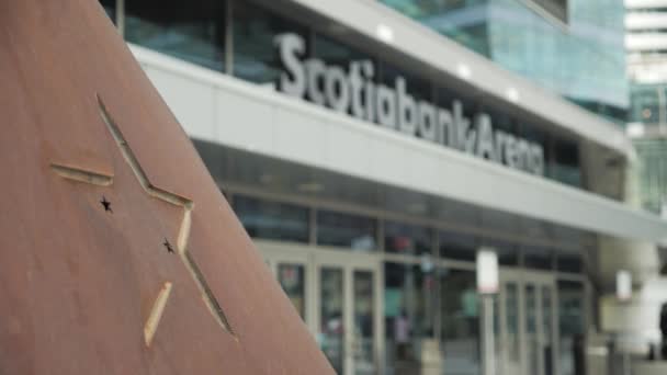 Focus Roll Star Scotiabank Arena Sign Nad Głównymi Drzwiami Artystyczne — Wideo stockowe