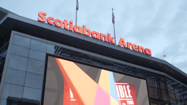 Slow Tilt Front Scotiabank Arena Large Screen Displaying Promo Real — Stock Video