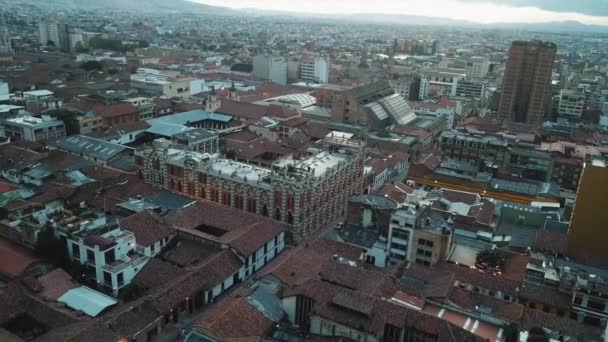 飞越哥伦比亚波哥大市上空 — 图库视频影像