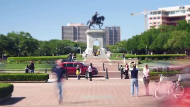 Видео Времени Пребывания Туриста Памятника Сэму Хьюстону Хьюстоне Техас — стоковое видео
