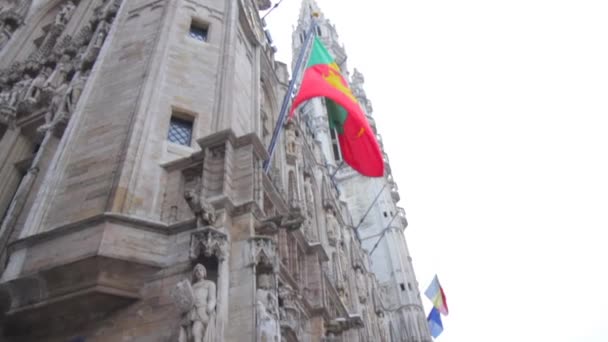 比利时布鲁塞尔市政厅 市中心有雕像的建筑物 — 图库视频影像