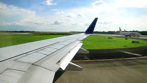 Avión Queing Camino Pista — Vídeos de Stock