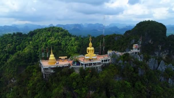 Golden Buddha Tiger Cave Temple Top Mountain Beautiful Nature Krabi — стоковое видео