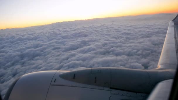 Sonnenuntergang Über Flauschigen Wolken — Stockvideo
