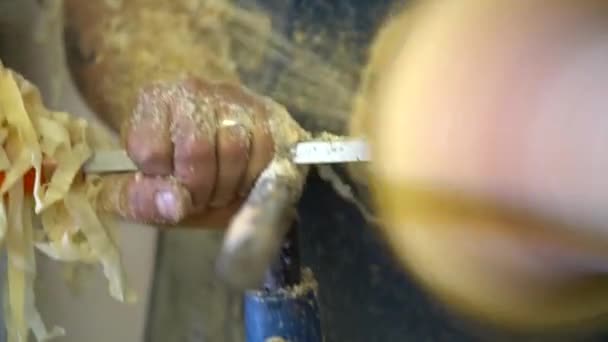 Turning Lathing Wood Close Hands Chisel — ストック動画