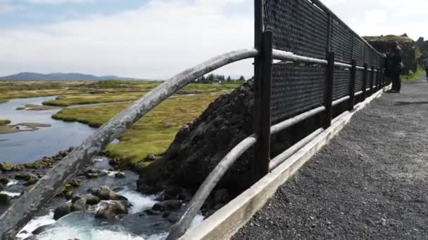 Railing Natuur Met Rivier Gladde Gimbal Schot Thingvellir Nationaal Park — Stockvideo