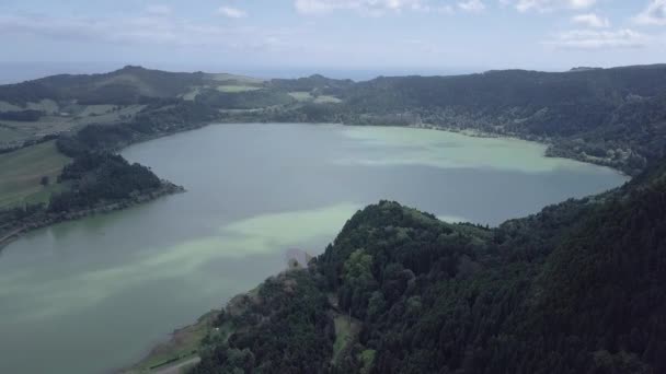 Αεροσκάφος Πάνω Από Λίμνη Logoa Das Furnas Στο Νησί Sao — Αρχείο Βίντεο