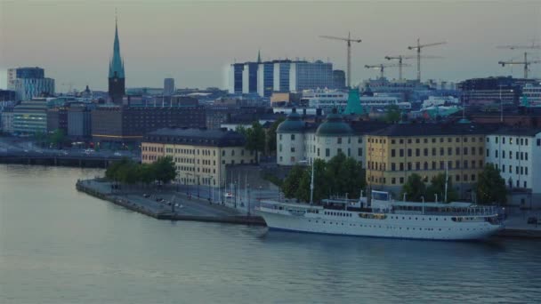 Stockholms Gamla Stads Kustlinje Vid Solnedgången — Stockvideo