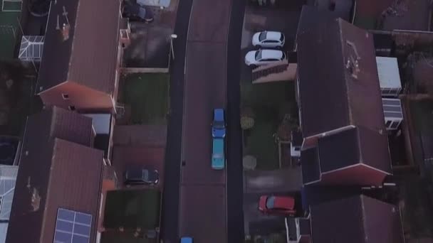 Aerial Pelacakan Maju Sepanjang Jalan Pinggiran Kota Luar Biasa Kota — Stok Video