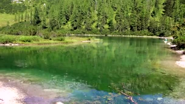 Lago Austria Una Montaña — Vídeos de Stock