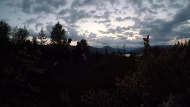 Hermoso Lapso Tiempo Sobre Una Montaña Noruega Las Nubes Mueven — Vídeo de stock