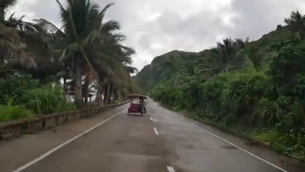 Minibüsün Arkasından Çekilen Tekerlekli Bisiklet Batanes Filipinler Çekildi — Stok video