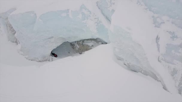 Ice Cave Flip Whistler Backcountry British Columbia Canadá — Vídeo de Stock