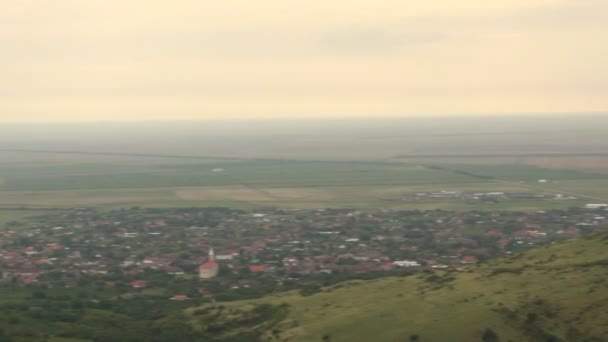 丘の上からルーマニアのシリア市の美しい景色 ランドマーク — ストック動画