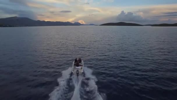 Aerial Footage Boat Ride Sea Sunset Friends Vacation Boat Ride — Stock Video