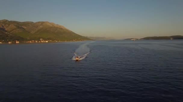 Giro Barca Con Bellissimo Paesaggio Drone Sparare Davanti Alla Barca — Video Stock