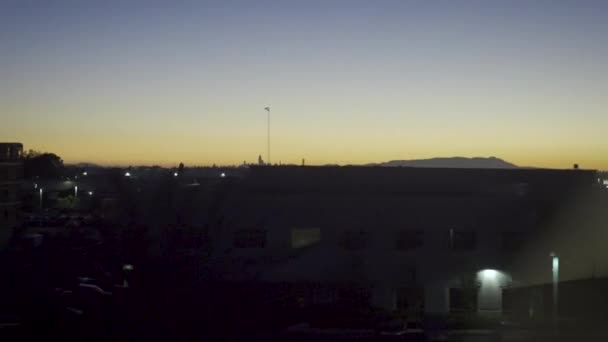 Zachód Słońca Nad San Francisco Widziany Pociągu Lotnisko Oakland Kalifornia — Wideo stockowe