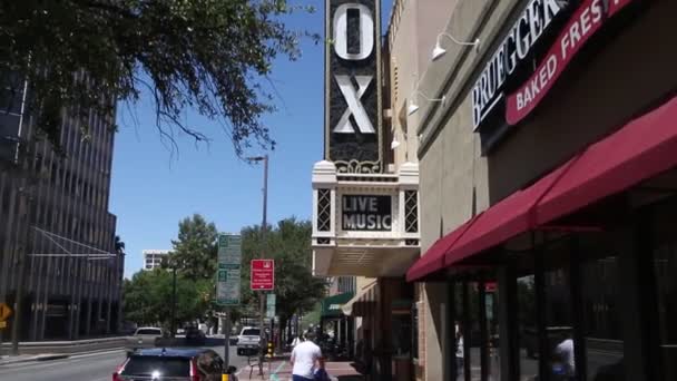 美国亚利桑那州图森市中心国会街的历史福克斯剧院 — 图库视频影像