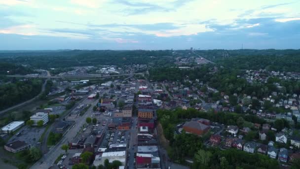 Ocupada Calle Principal Pittsburgh Suburb — Vídeos de Stock