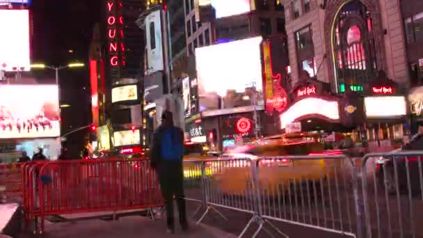 Time Lapse Sidewalk Times Square New York City Busy Night — Vídeos de Stock