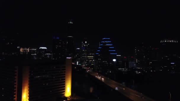 Austin Texas Nattutsikt Frost Bank Tower Och State Capital Håll — Stockvideo