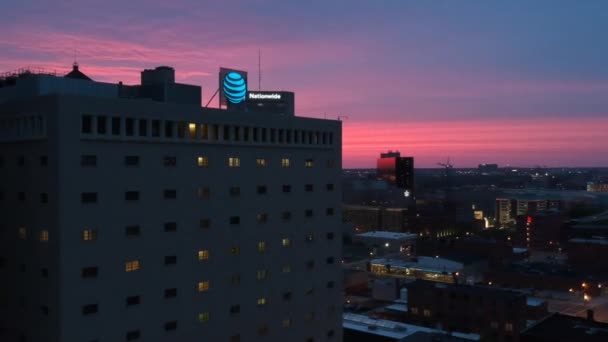 City Shot Flying Building Amazing Sunset Background Looks Great Peaceful — ストック動画