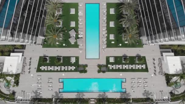 位于迈阿密一个私人岛屿上的豪华游泳池景观 — 图库视频影像