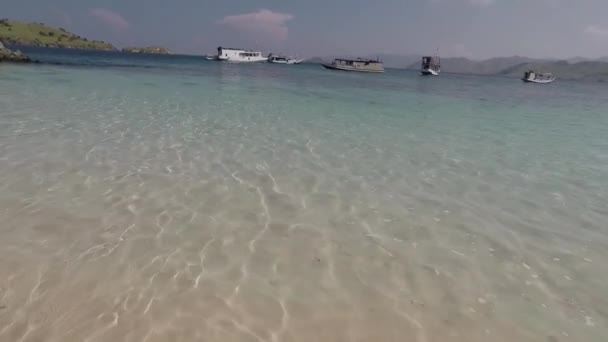 Vista Panorámica Playa Paradise Mientras Salta Océano — Vídeos de Stock