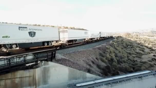 Záběr Projíždějícího Vlaku — Stock video