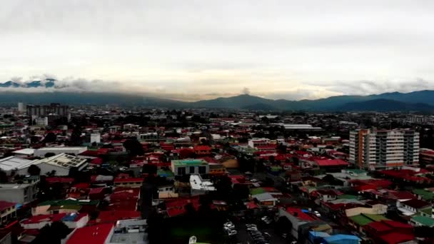 在阴天拍摄的哥斯达黎加圣何塞全景无人驾驶飞机镜头 — 图库视频影像