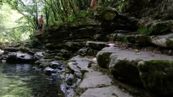 Precipício Salto Falha Rio — Vídeo de Stock